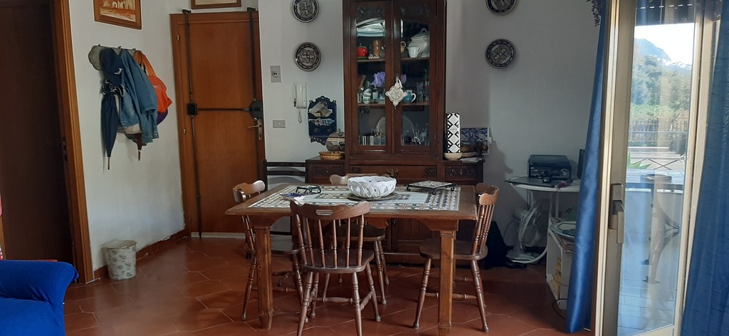 dining corner- angolo pranzo