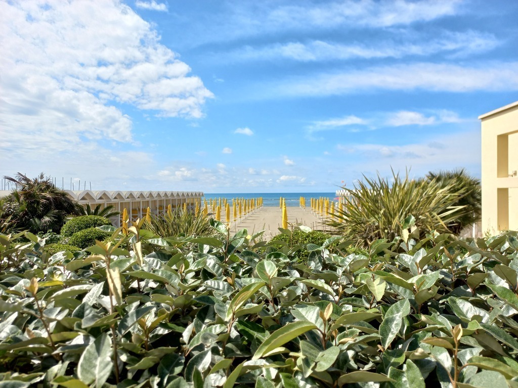 A 10 minutes walking brings you to some nice local bathouses