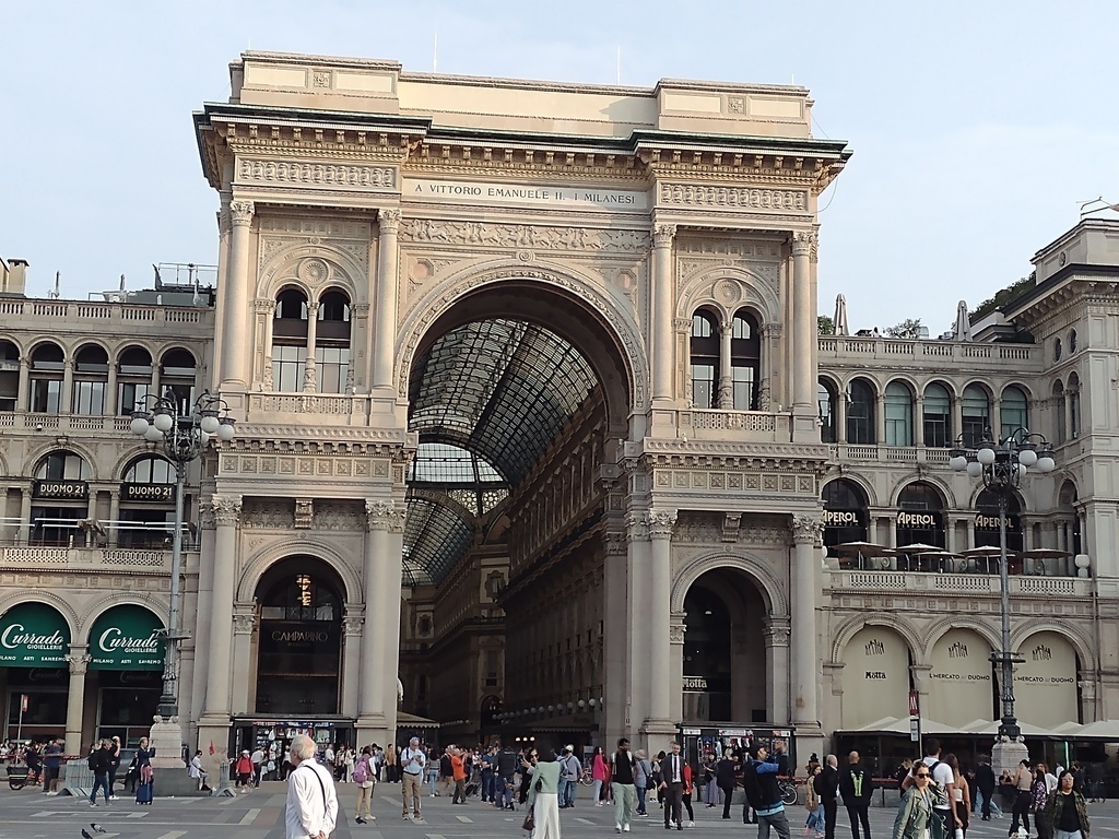 Central Milan - Piazza del Duomo (Cathedral Square)