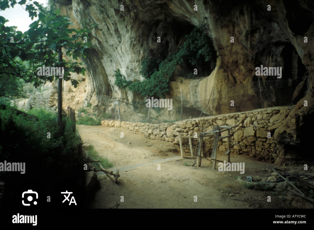 Scavi archeologici  sulle Manie