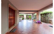 Portico (ground floor)