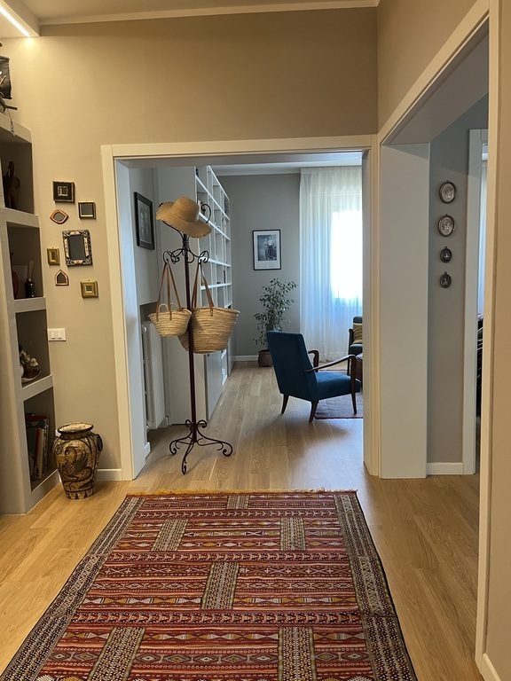 Entrance (first floor)