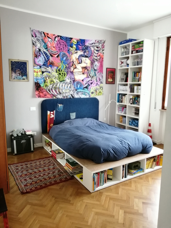 Large single bedroom (first floor)