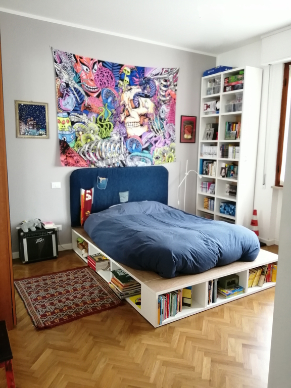 Large single bedroom (first floor)