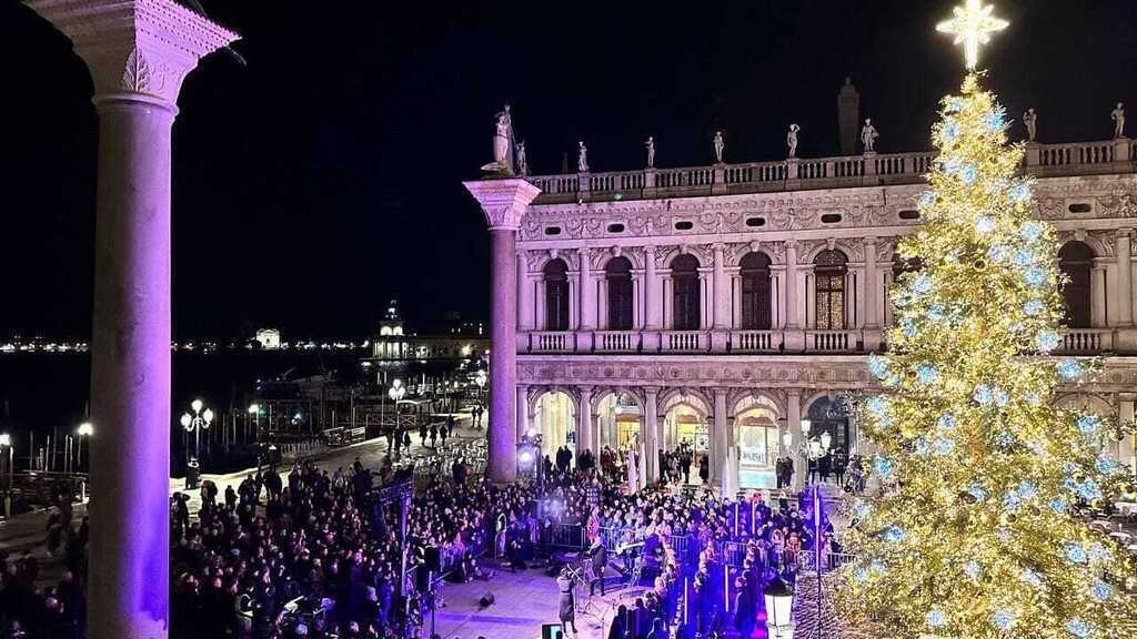 Venezia Christmas Tree