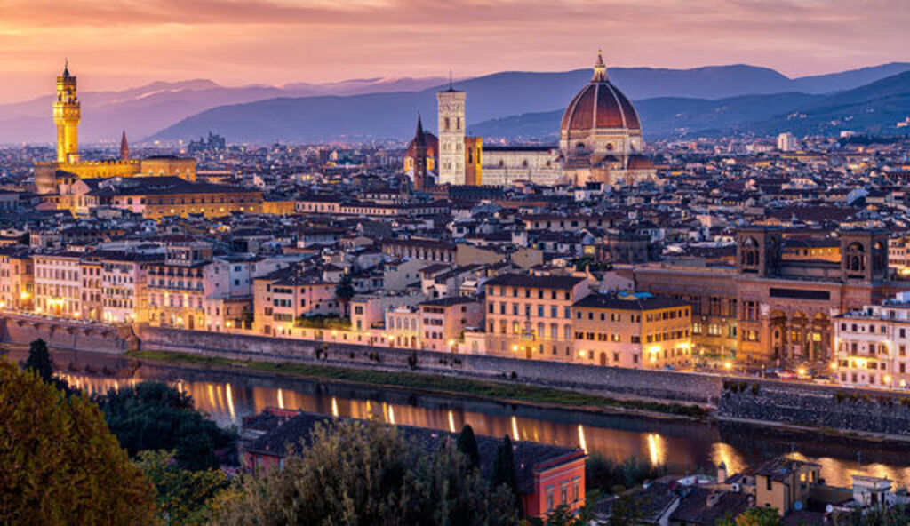 Firenze (80 km - 45 min by train from Pontedera)