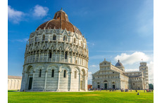 Piazza dei Miracoli, Pisa (20 km)