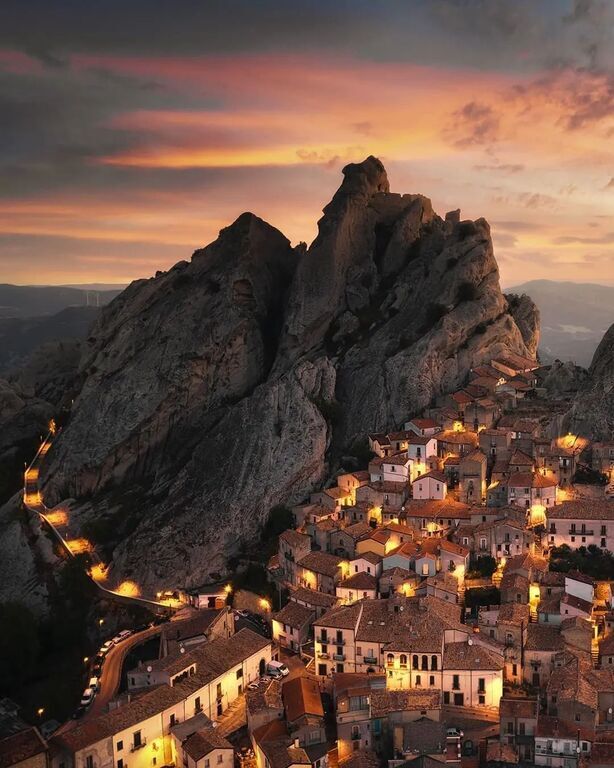 45 min in auto (Pietrapertosa by Night)