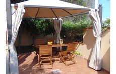 Front garden - entrance to the house