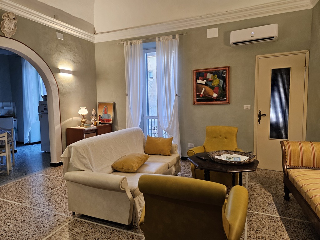 Sitting room with sofabed