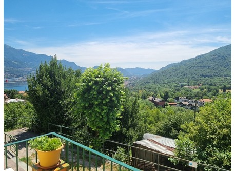 vista lago dal balcone