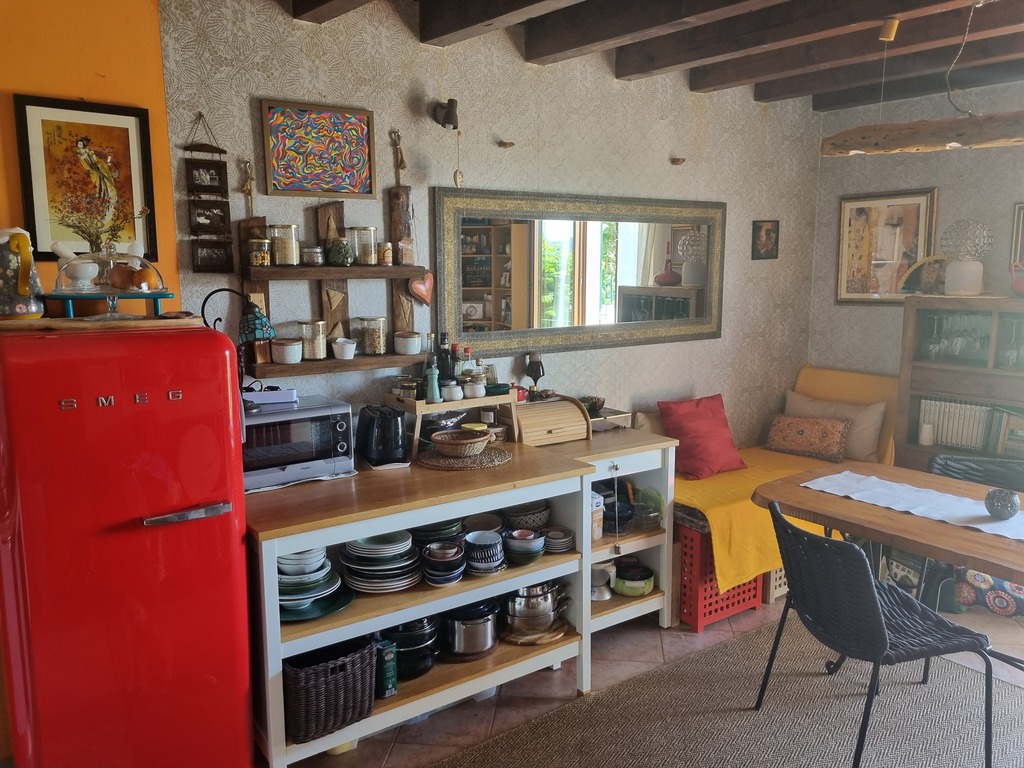 cucina e spazio pranzo