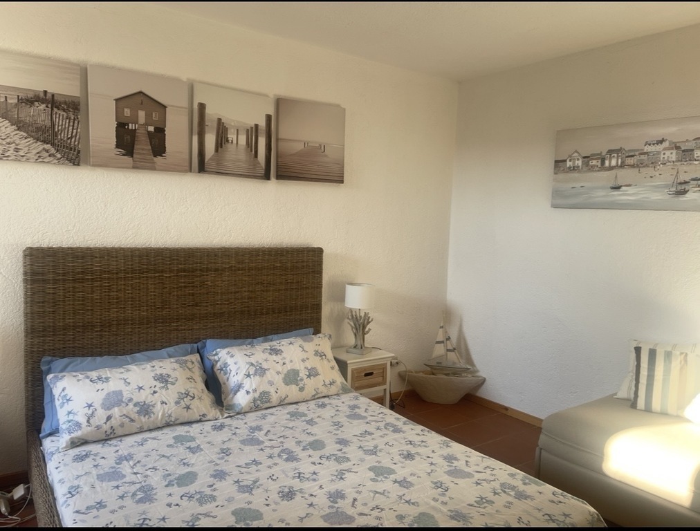 Ampia camera da letto con tre posti letto