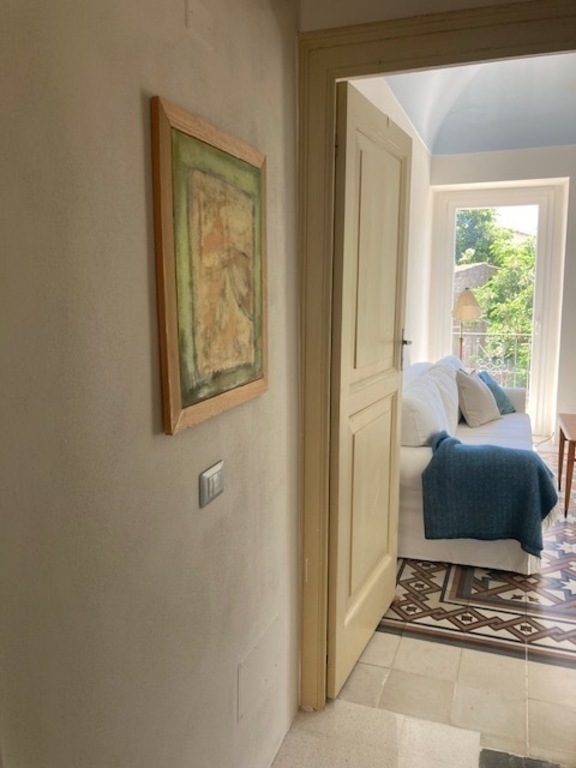 The hall between the bedrooms, second floor