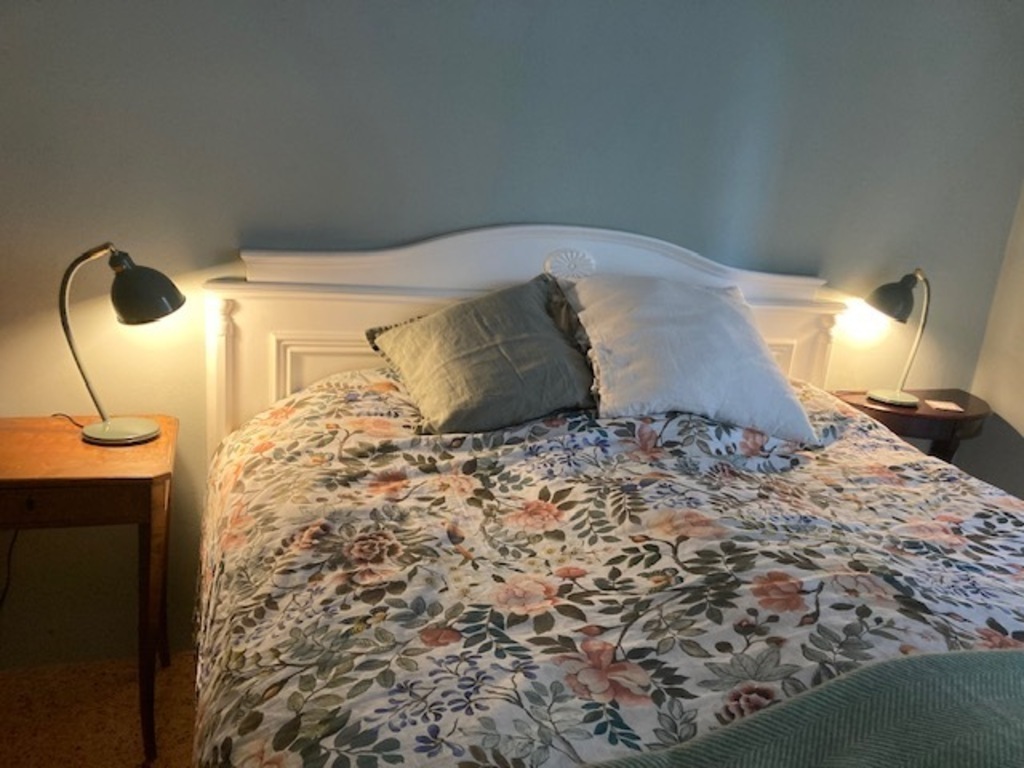 Bedroom entrance floor