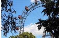 The Riesenrad and the Prater - only 10 min away! 