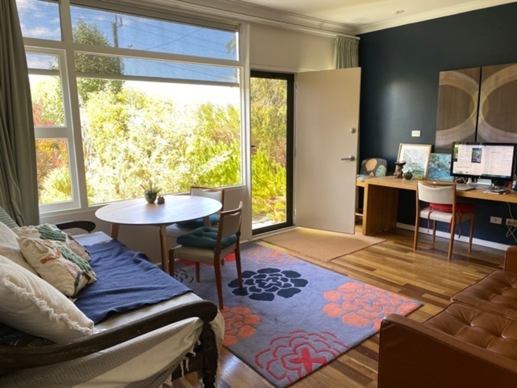 Lounge / Dining & Office (office can be switched to dining)