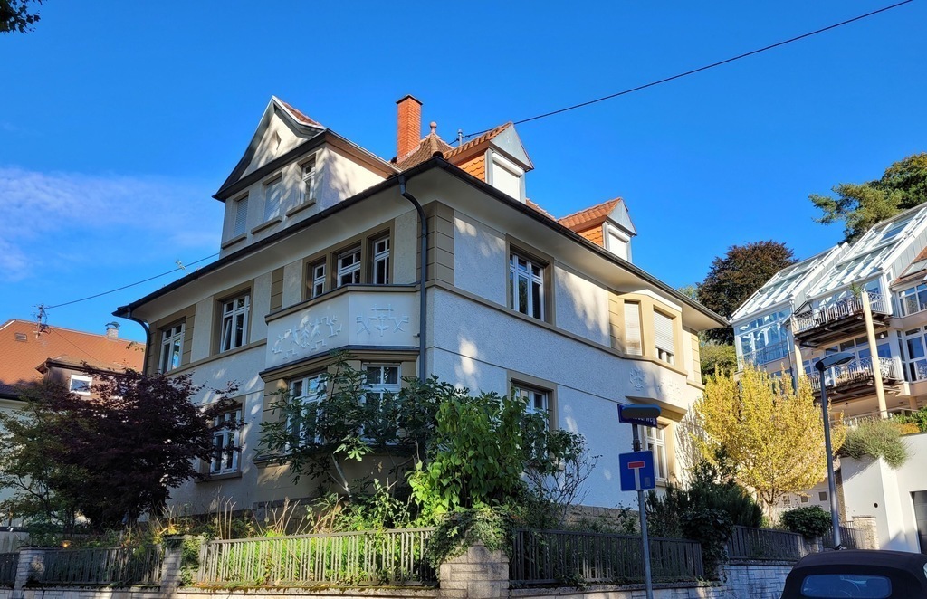 Spacious apartment in amazing old mansion house near Heidelberg, nearby Black Forest, Vineyards & France