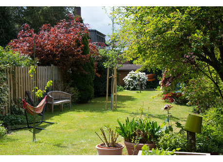 We are open to inquiries in May and from mid-September onwards.