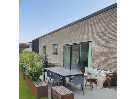 The terrasse in the summer