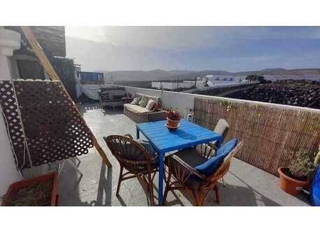 Nuestra terraza con vistas al volcán