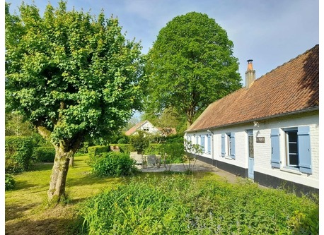 ons huis 'l'Aire de Larre' tussen 2 grote lindes