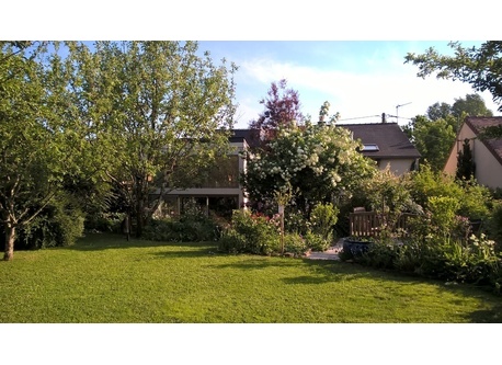 Vue de la maison depuis le jardin