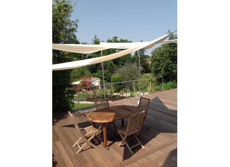 vue sur la terrasse et le jardin