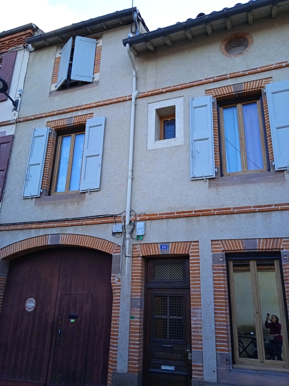 Rue NEGO DANOS : Une partie de la facade