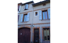 Une partie de la facade sur la rue