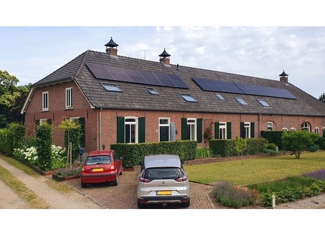 Beautiful converted farmhouse at country side