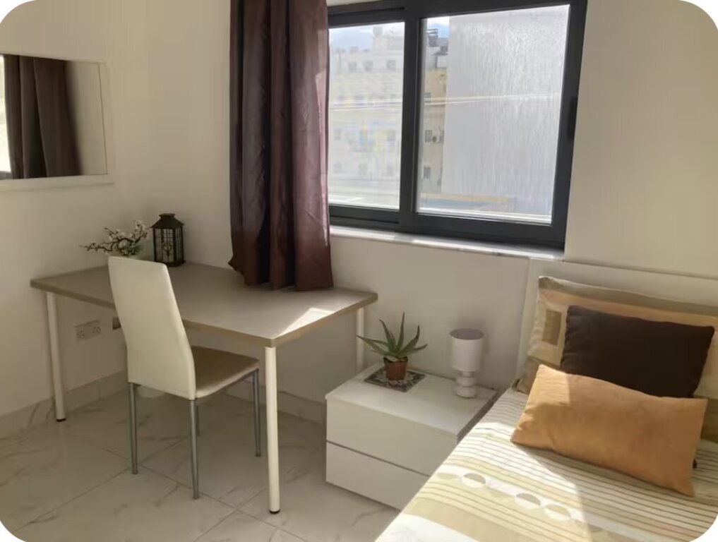 Single bedroom 