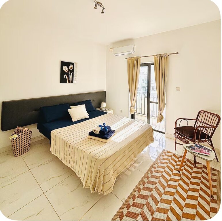 Double bedroom with balcony