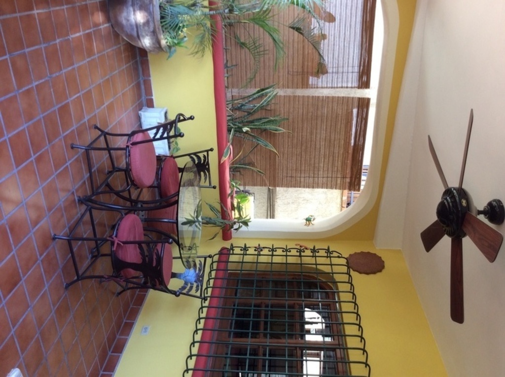 Enjoy your morning tea/coffee on the very private lower terrace.