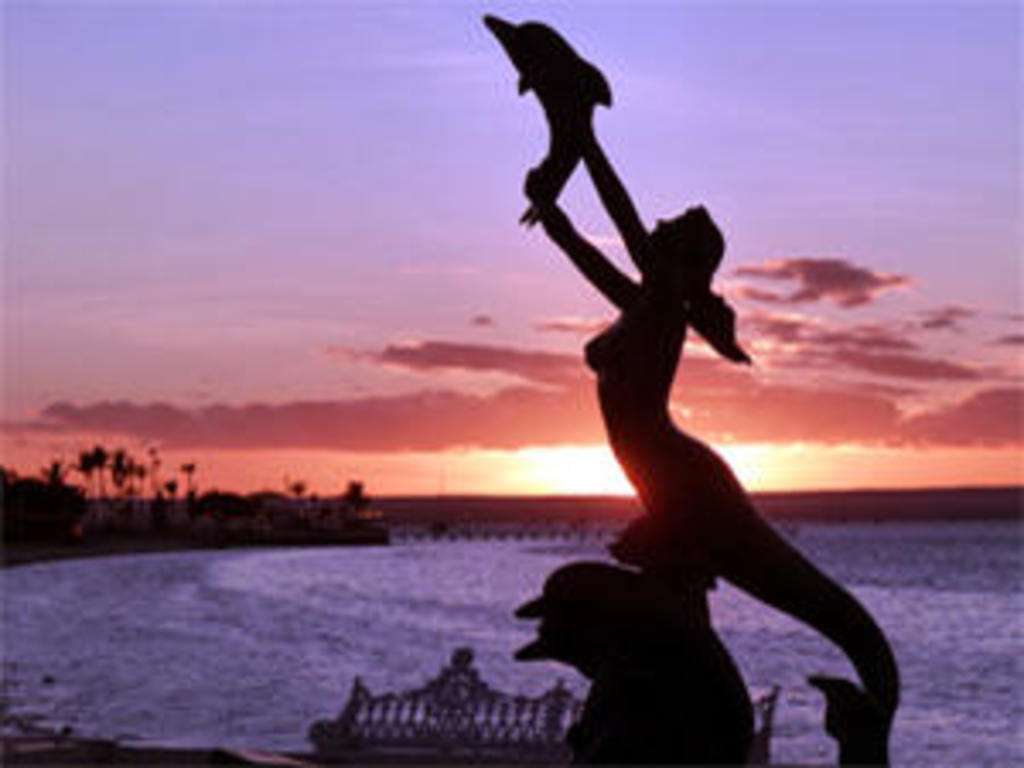 Beautiful seaside path to stroll and enjoy life, Mexican style.