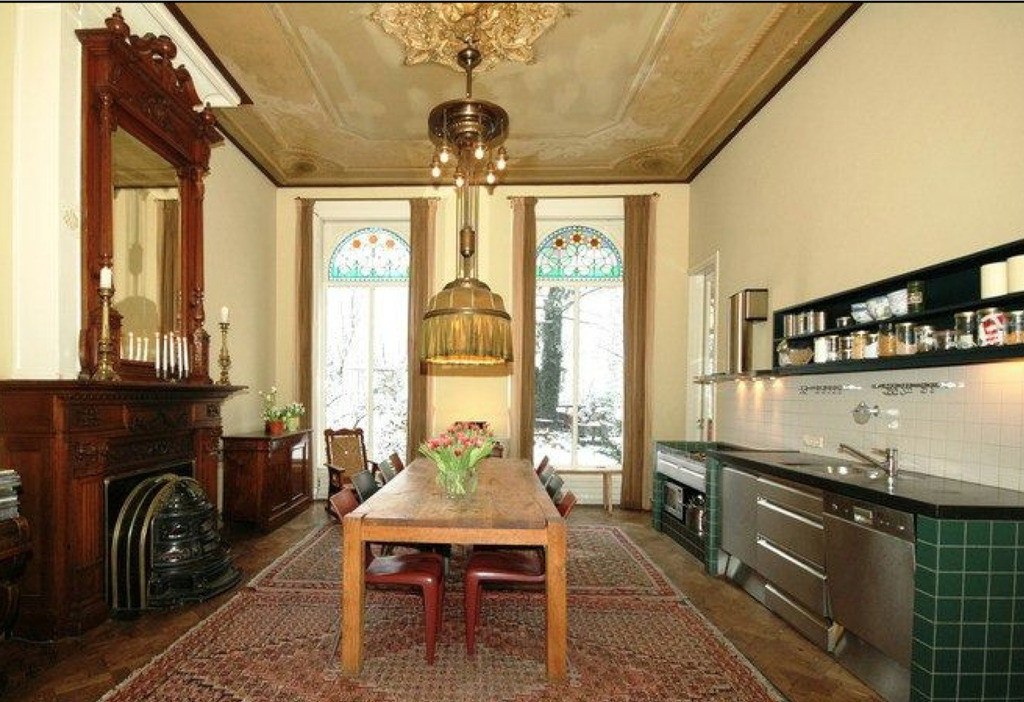 Kitchen and dining room. 