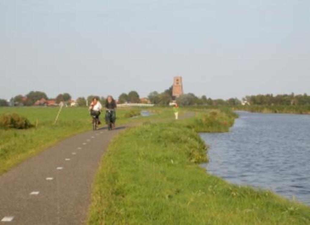 Ransdorp (Waterland) by bike. Nearby.