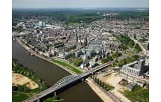Arnhem, the capital of the province of Gelderland, (150.000 inhabitants) with plenty of green in its surroundings.