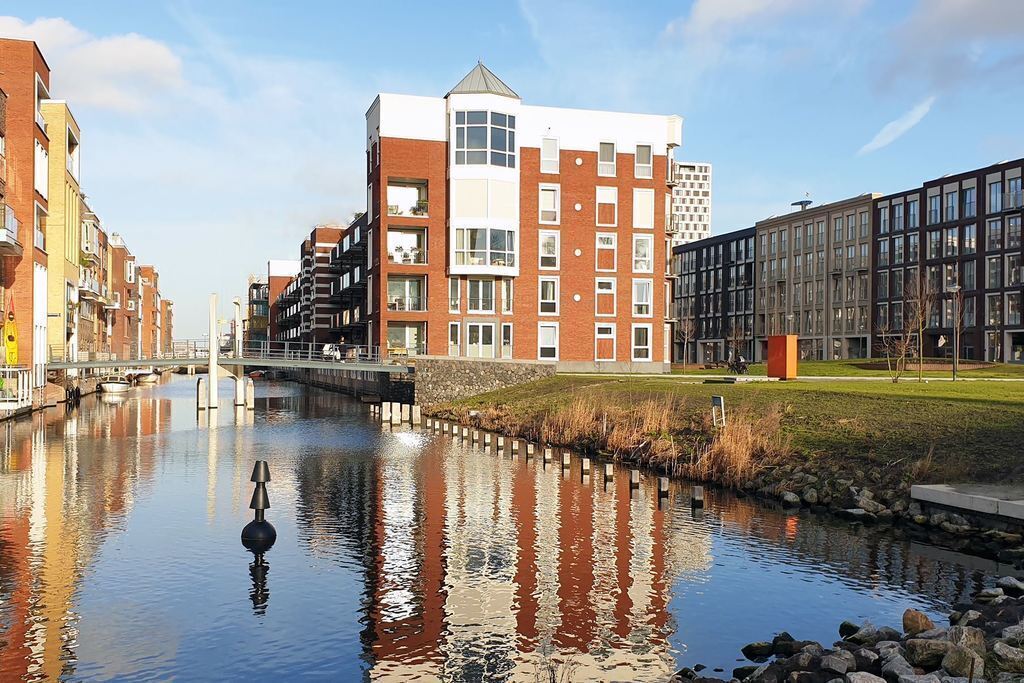 The apartment building