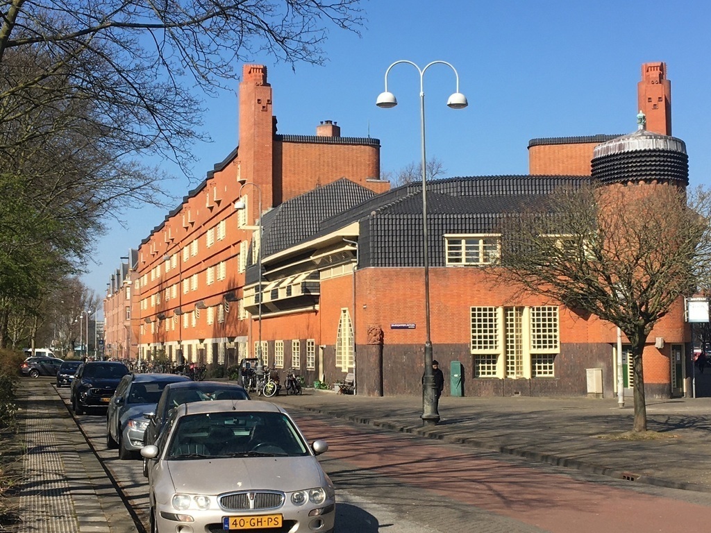 Spaarndammerbuurt next to us