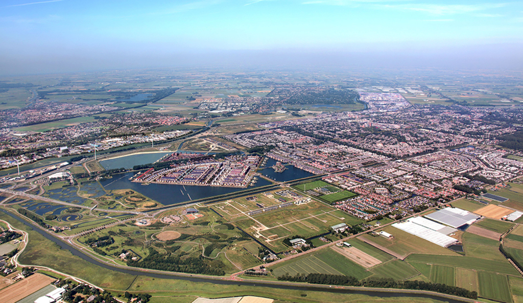 Flightview from Heerhugowaard with Stad van de Zon