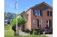 Comfortable (140m2) Amsterdam-Haarlem home with sunny garden on waterfront!
