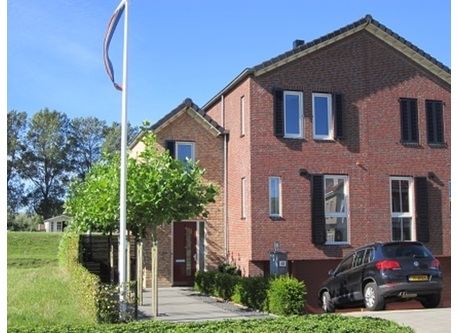 Comfortable (140m2) Amsterdam-Haarlem home with sunny garden on waterfront!
