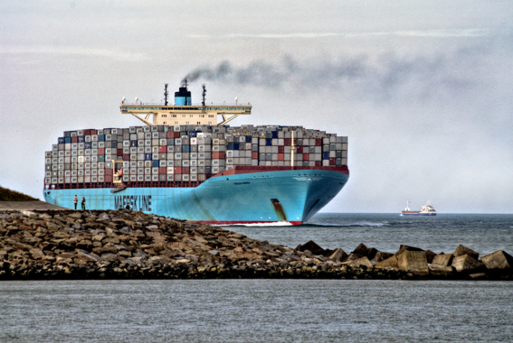 Watching the big ships at the Maasvlakte.