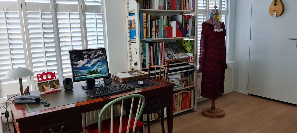 study/bedroom upstairs