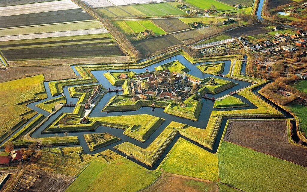 Ancient fortress Bourtange (40 km)