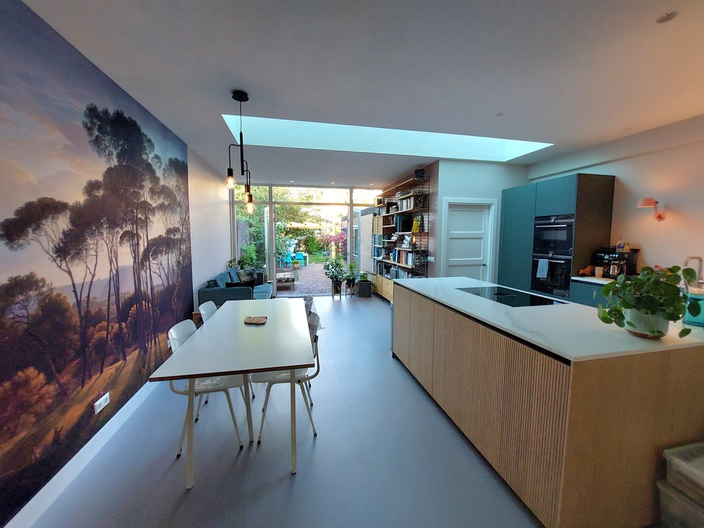 Kitchen and dining table