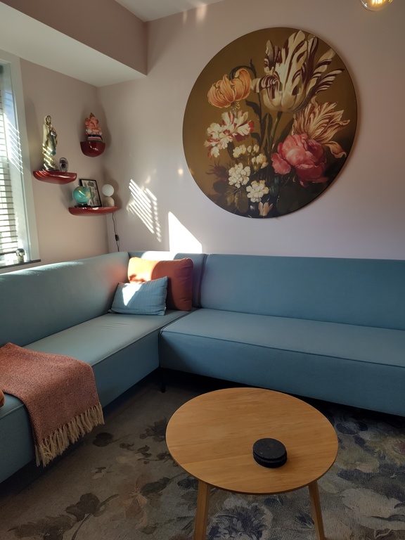 Living room (front of the house) 