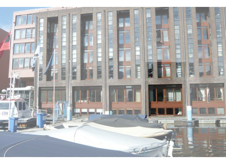 My masoinette is right in front of the water called the Westerdok