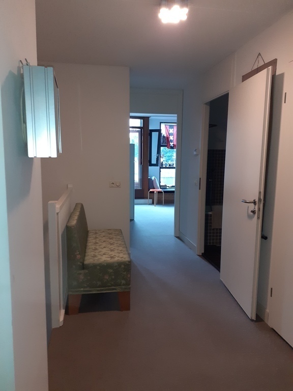 Hallway with view to the two bedrooms